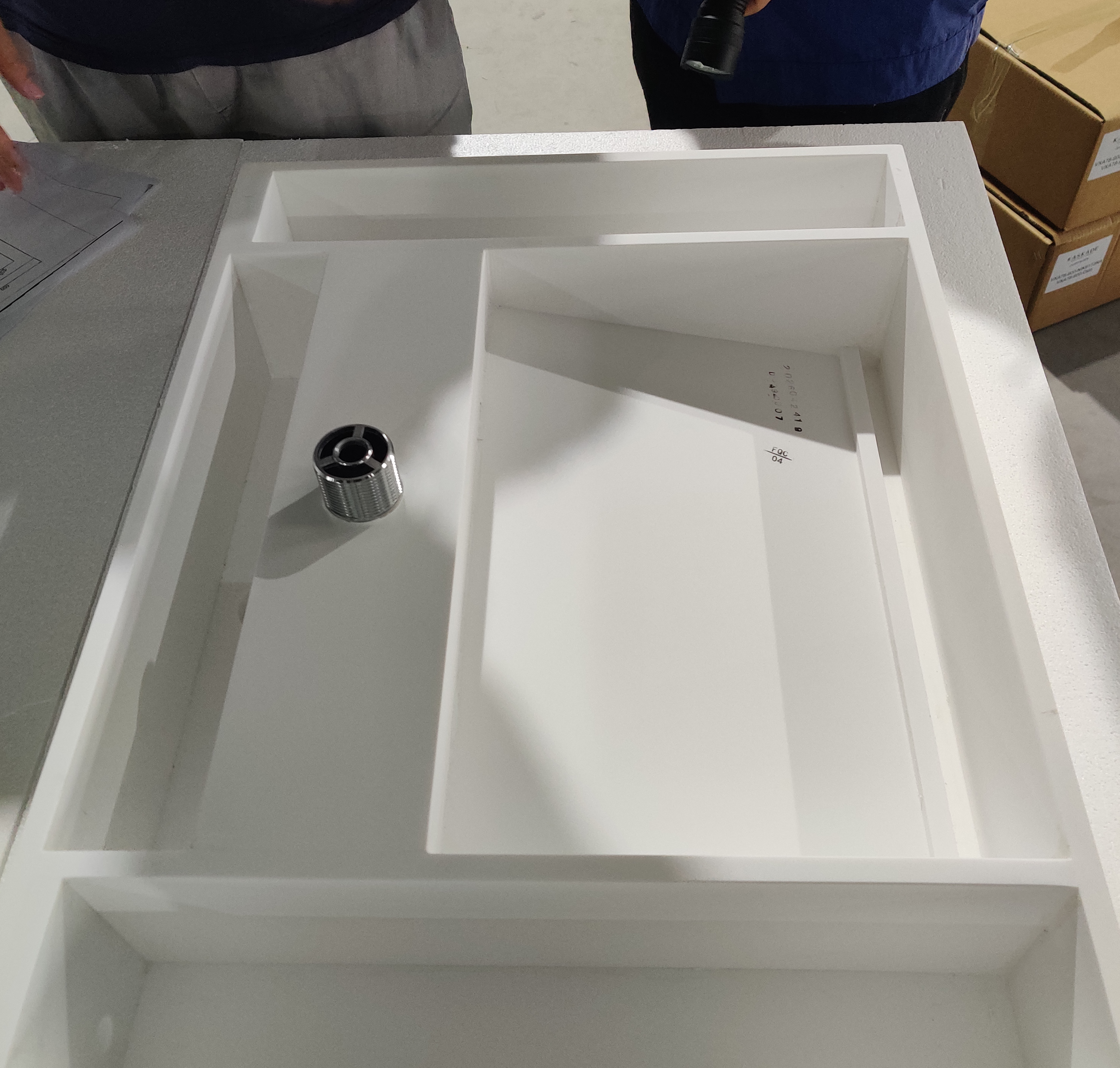 Hygienic Gloss Solid Surface Hand Wash Basin acrylic solid surface